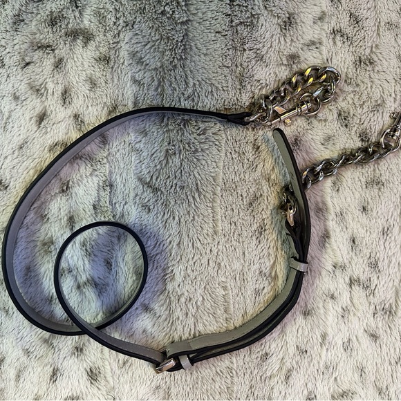 Yellow Guess Clutch - Picture 10 of 13